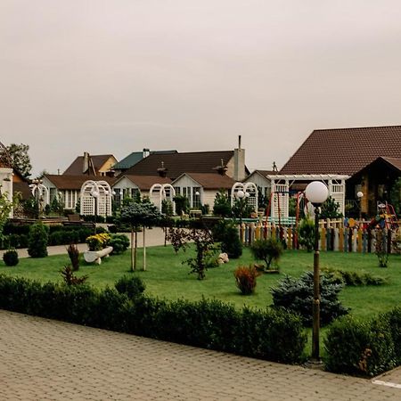 Готельно-Ресторанний Комплекс Прованс Парк Počaïv Esterno foto