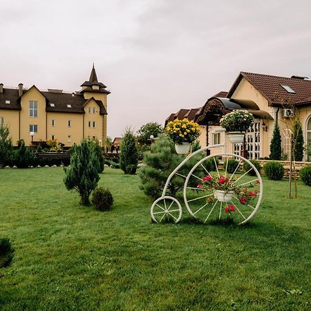 Готельно-Ресторанний Комплекс Прованс Парк Počaïv Esterno foto