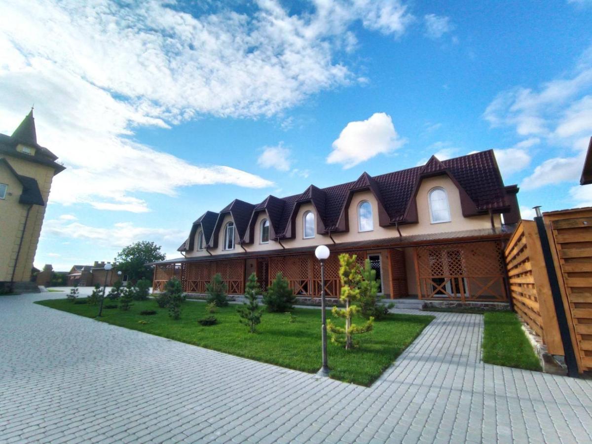 Готельно-Ресторанний Комплекс Прованс Парк Počaïv Esterno foto