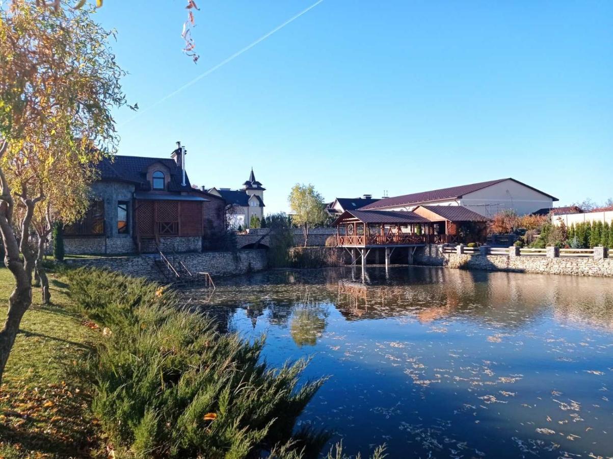 Готельно-Ресторанний Комплекс Прованс Парк Počaïv Esterno foto